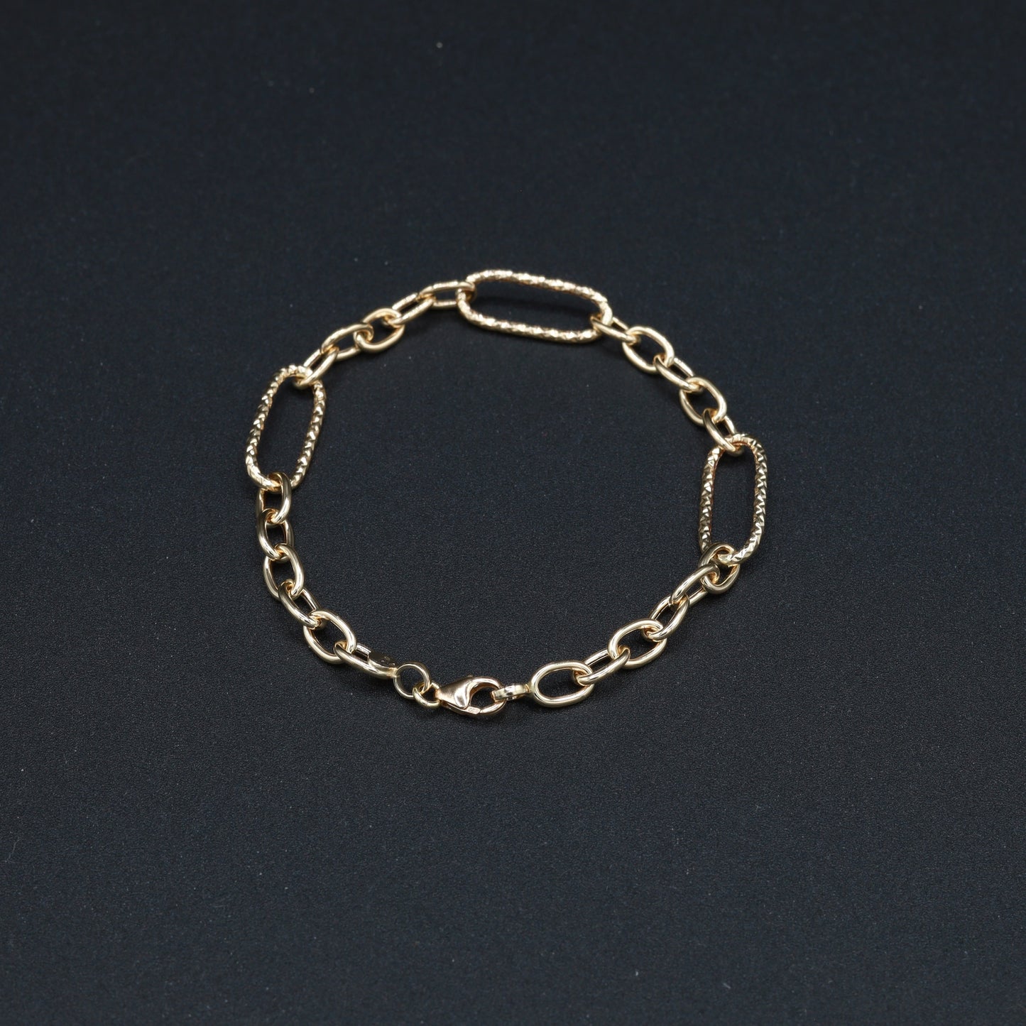 Bracciale in Oro 18 Carati con Maglie Alternate - Stile Moderno e Raffinato