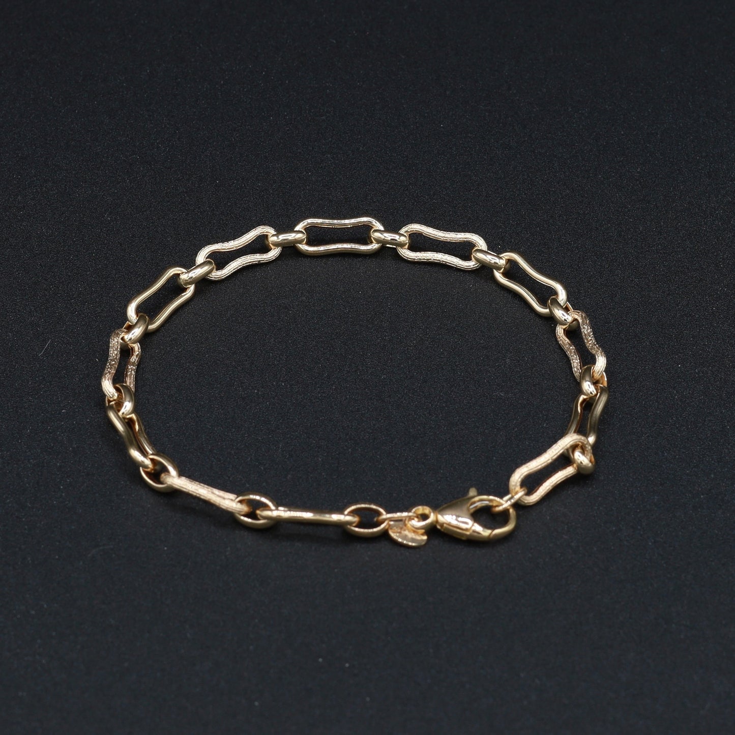Bracciale in Oro 18 Carati con Maglie Uniche - Design Esclusivo e Raffinato
