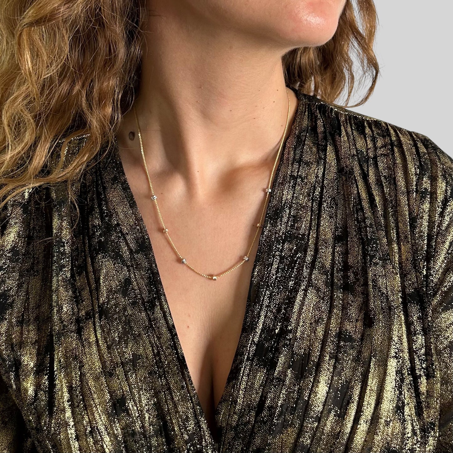 Collier in Oro 18 Carati con Eleganti Dettagli Bicolore