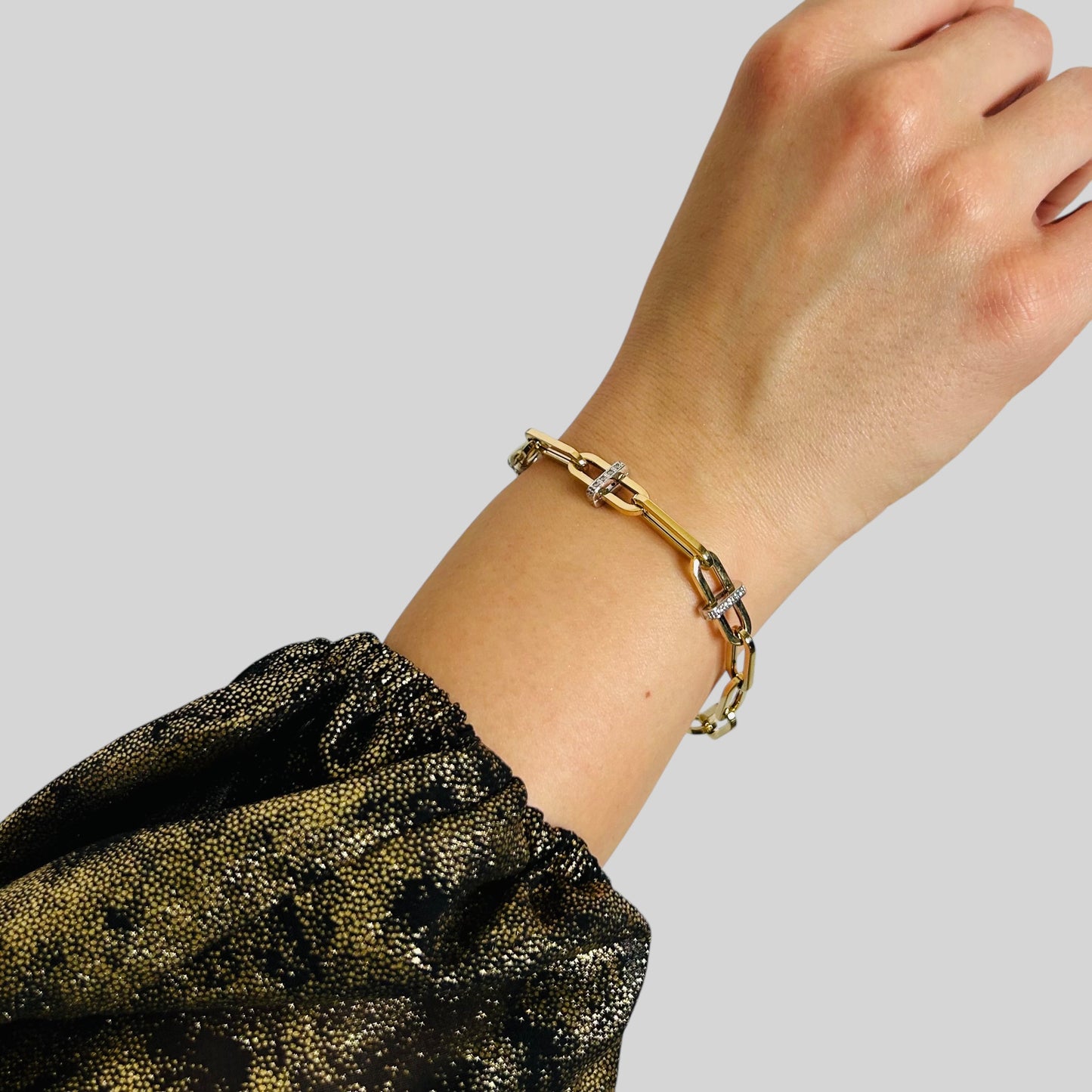 Bracciale in Oro 18 Carati con Maglie Rettangolari e Zirconi - Eleganza e Luminosità