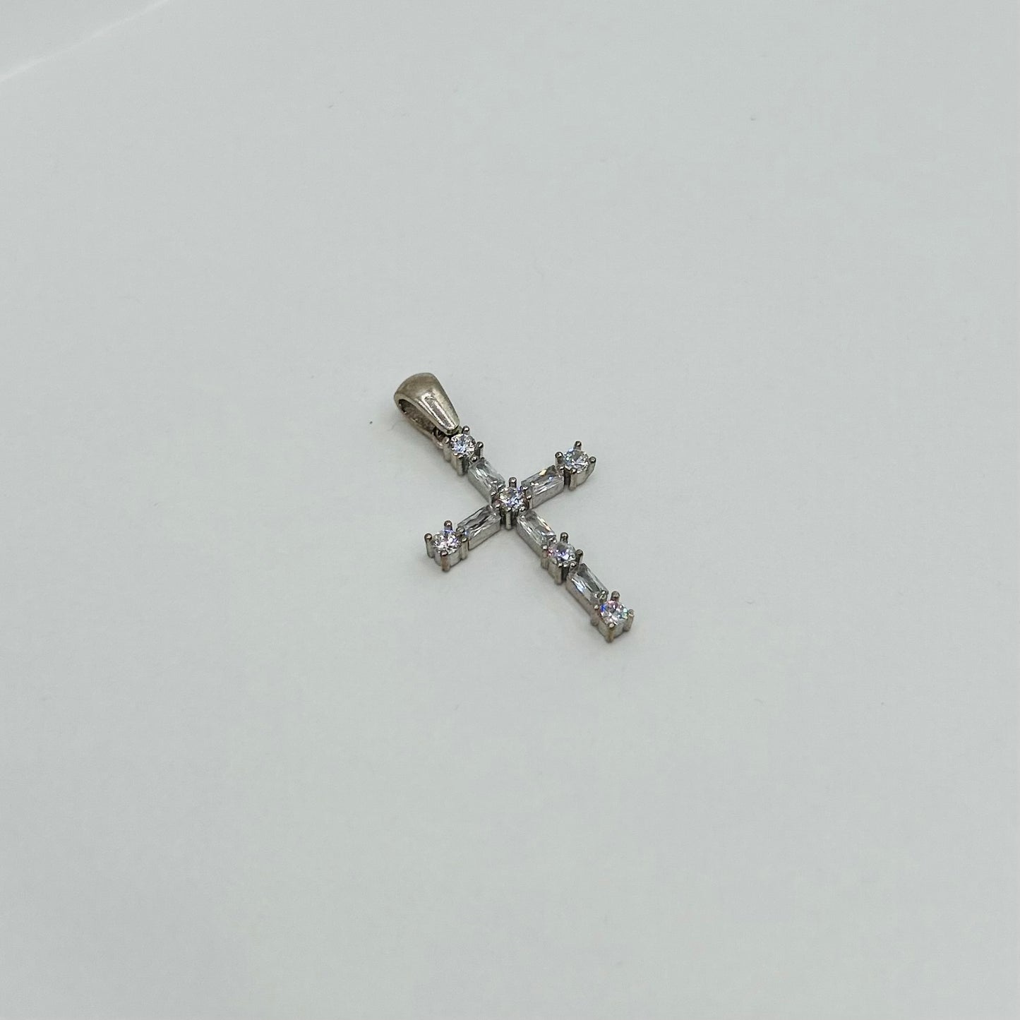 Pendente Croce in Argento 925 con Zirconi Taglio Brillante