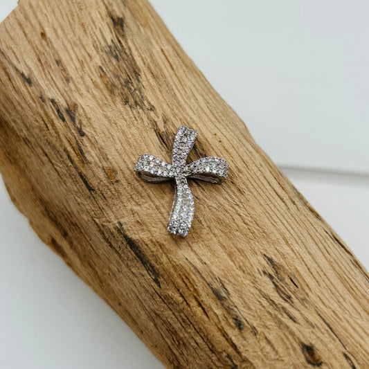 Pendente Croce in Argento 925 con Zirconi - Eleganza e Spiritualità