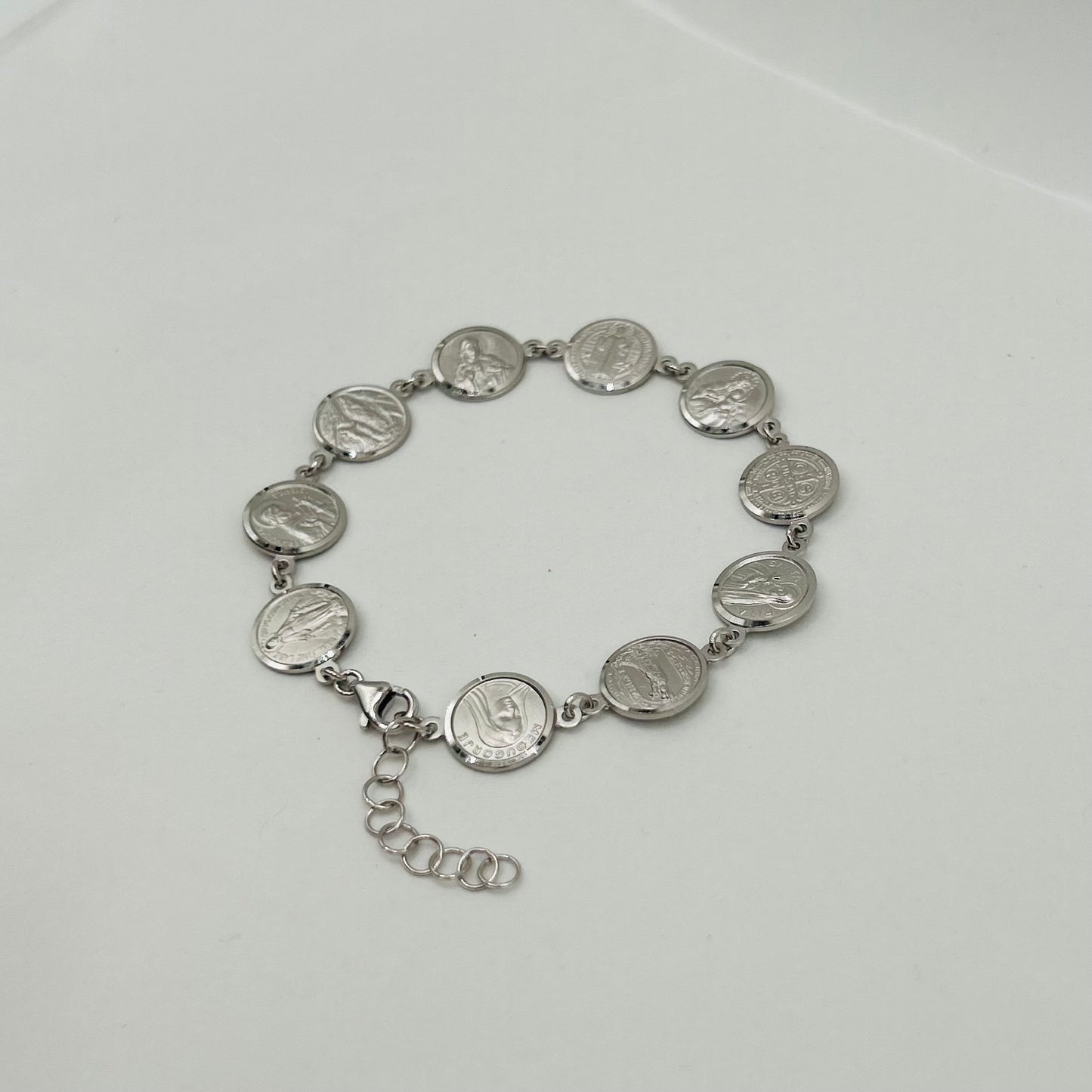 Bracciale Rosario con Medagliette in Argento 925 – Eleganza e Fede in un Gioiello Unico