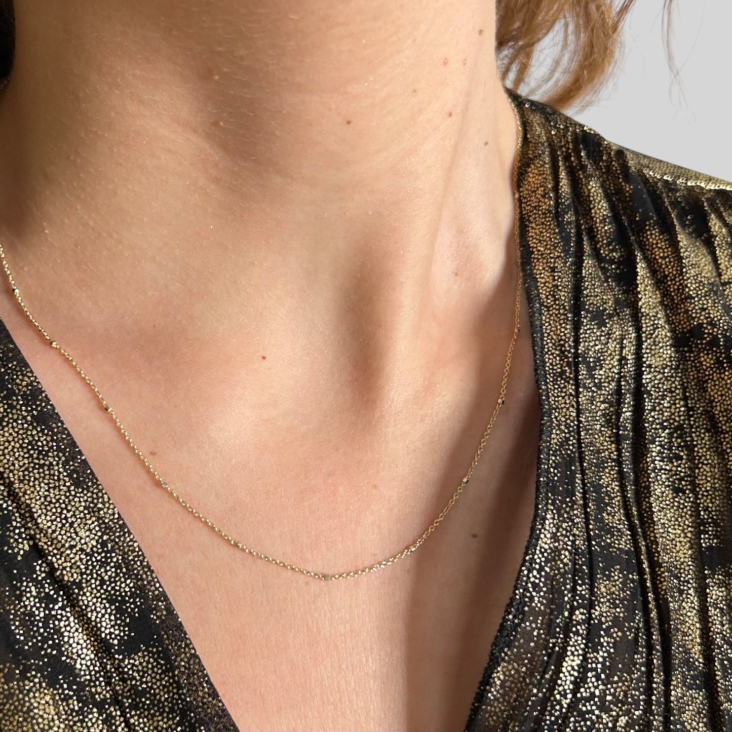 Collana in Oro 18 Carati con Dettagli Geometrici Eleganti