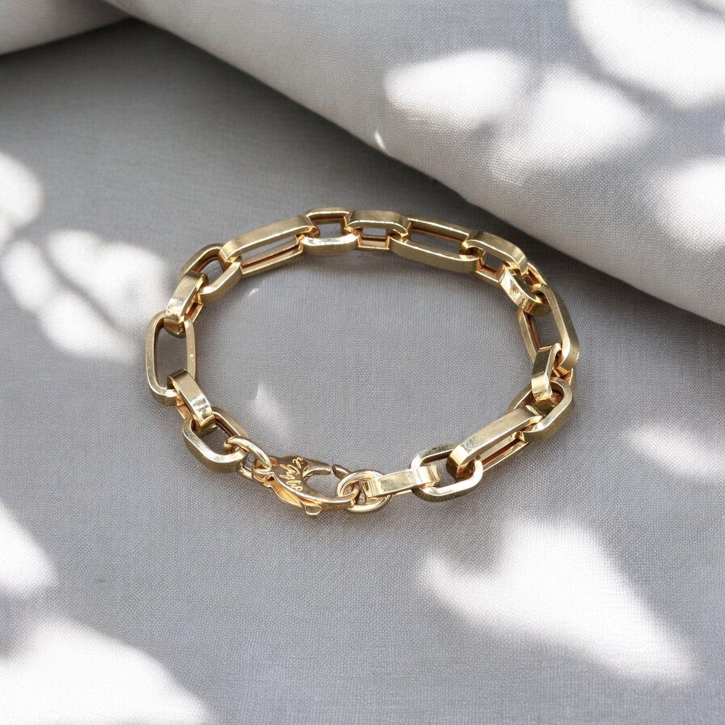 Pulsera de Cadena de Oro de 18K con Eslabones Rectangulares